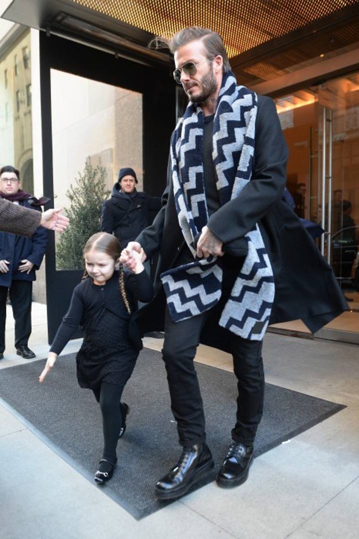 David Beckham e figli elegantissimi per la La Gazzetta dello Sport David Beckham e figli elegantissimi per la La Gazzetta dello Sport